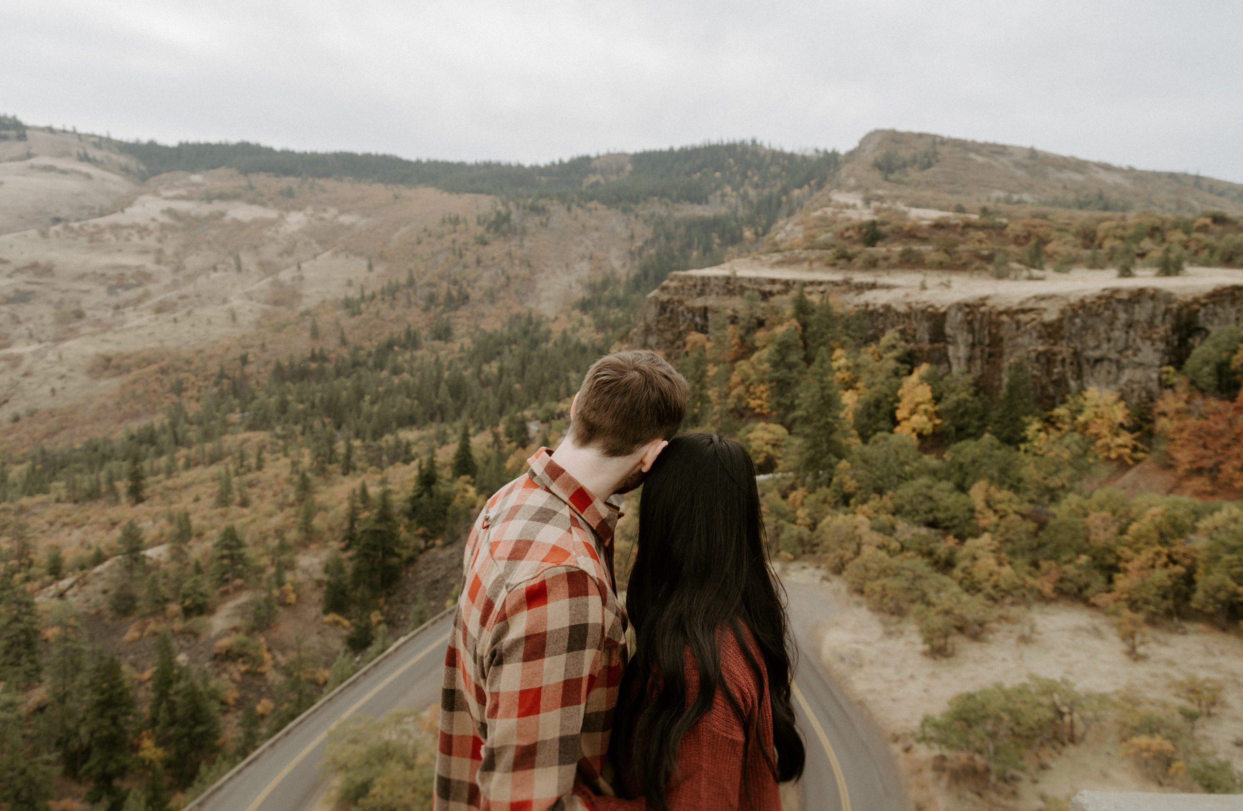 Rowena Crest Viewpoint Engagement Photos