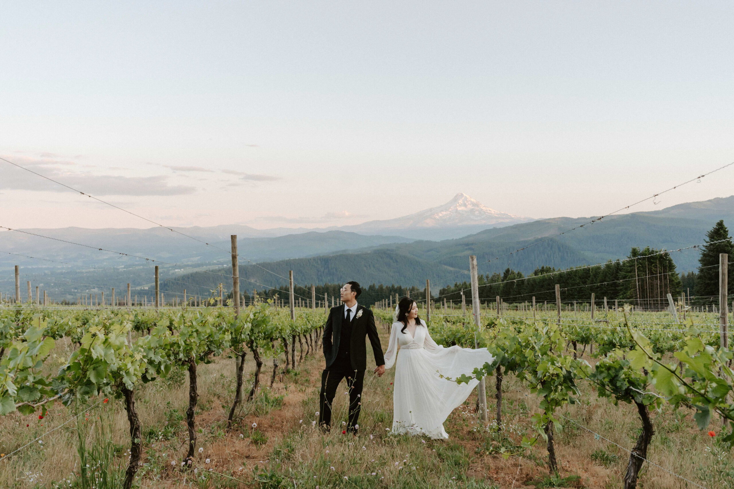 Questions To Ask When Choosing A Wedding Photographer | Oregon Wedding Photographer