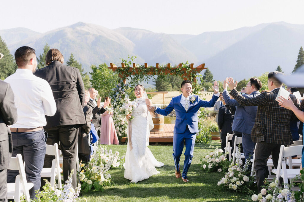 An Adventurous Washington Wedding at Wild Mountain Ranch | wedding ceremony photos in washington