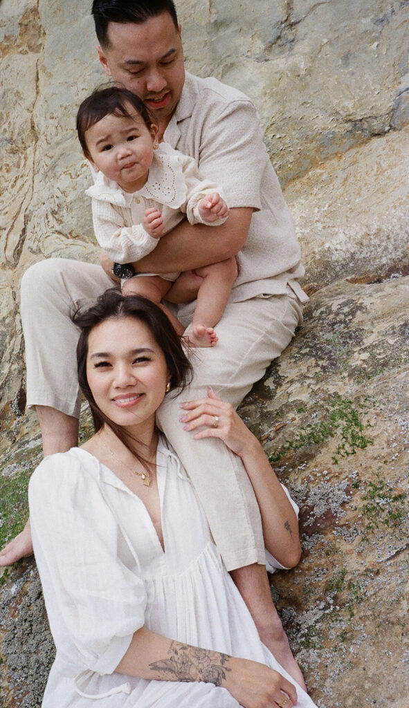 a family photoshoot on the coast of oregon
