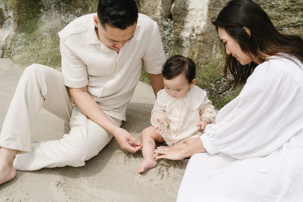 a family photoshoot on the coast of oregon
