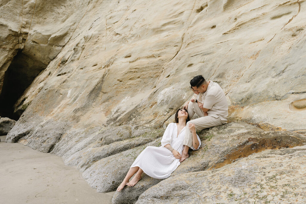 a family photoshoot on the coast of oregon
