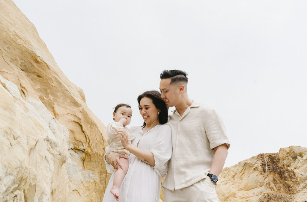 a family photoshoot on the coast of oregon
