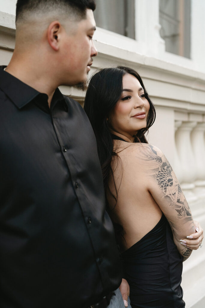 couple posing for engagement photos
