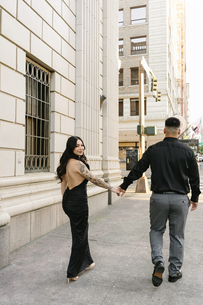 couple posing for engagement photos
