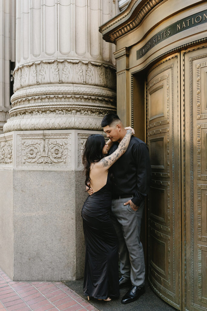 couple posing for engagement photos
