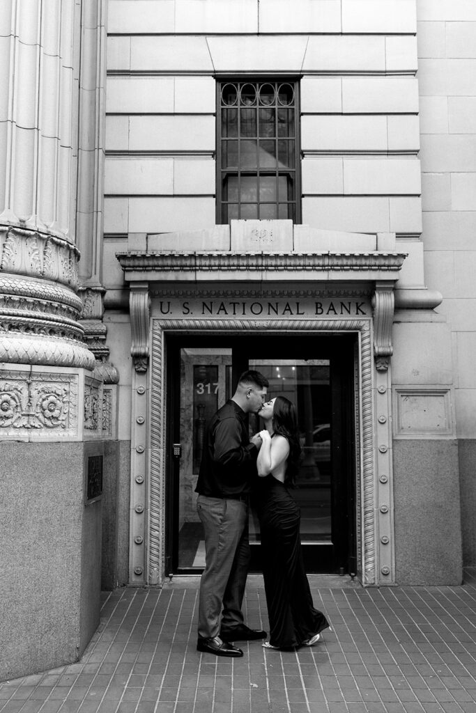 couple posing for engagement photos
