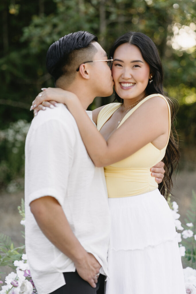 portland engagement photos in a field
