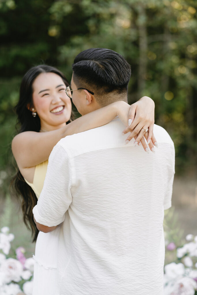 portland engagement photos in a field
