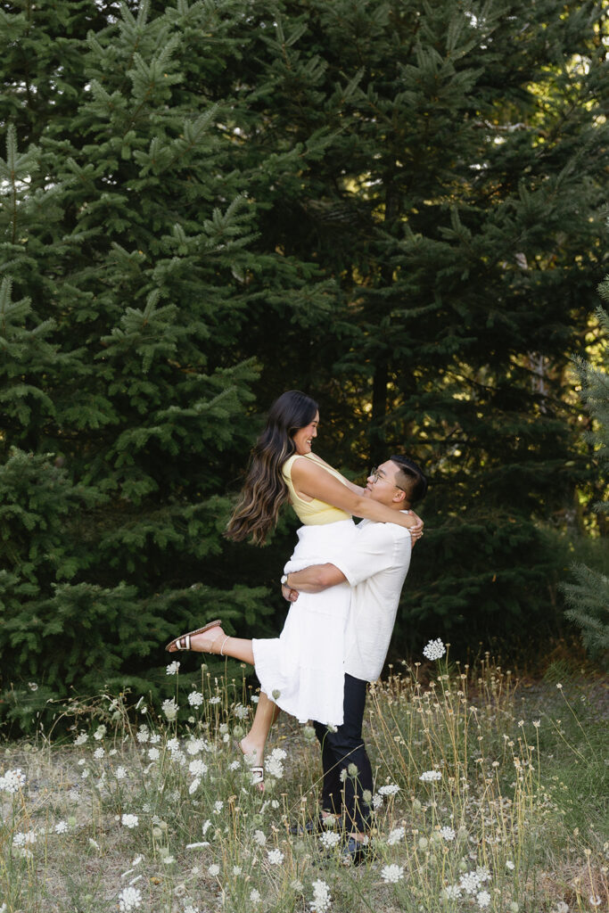 a summertime engagement photoshoot
