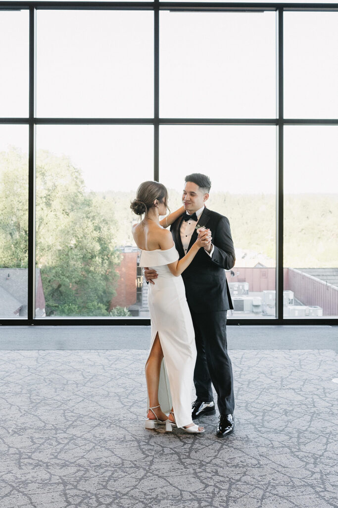 couple posing for wedding photos
