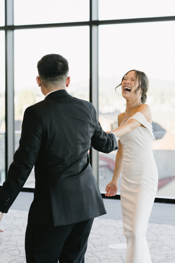 couple posing for wedding photos
