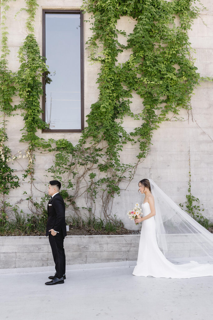 a wedding photoshoot in oregon
