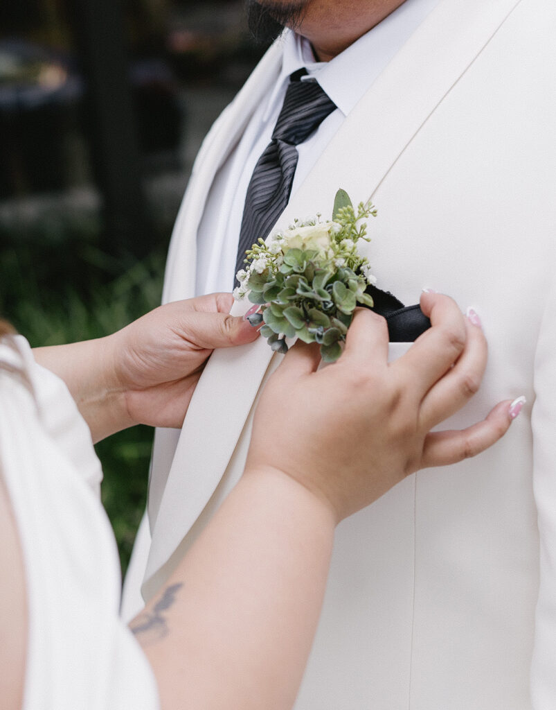 a micro elopement wedding in vancouver
