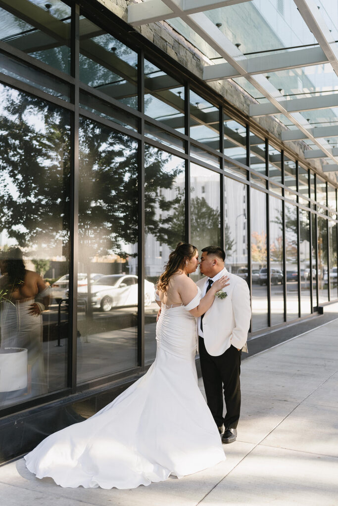 a micro elopement wedding in vancouver
