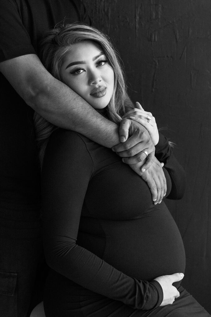 a timeless maternity photoshoot
