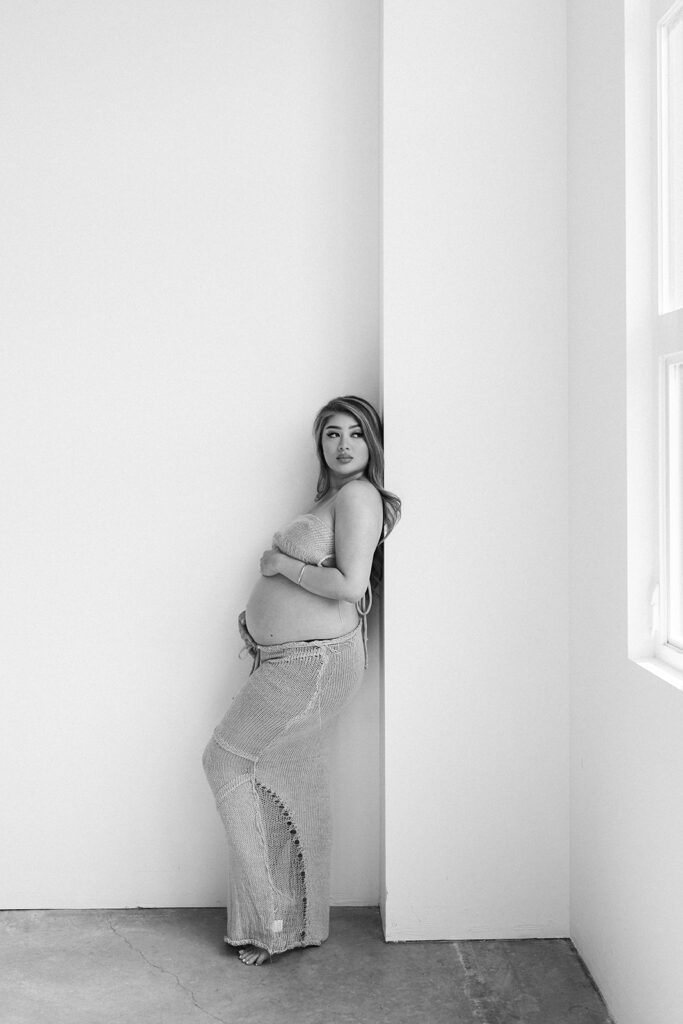 a maternity photoshoot in a studio
