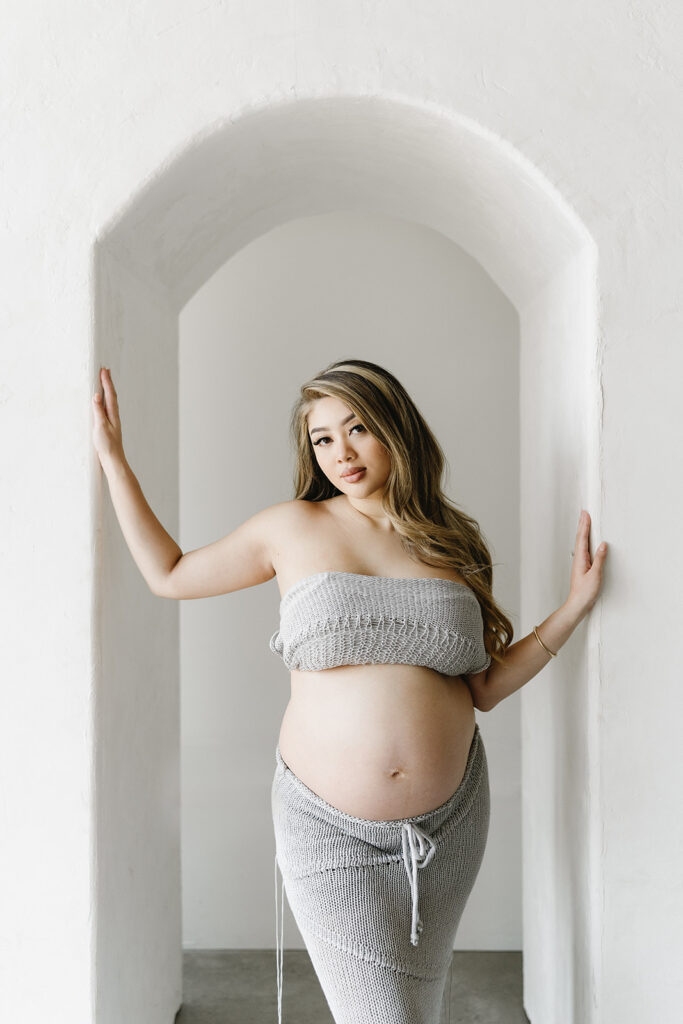 a maternity photoshoot in a studio
