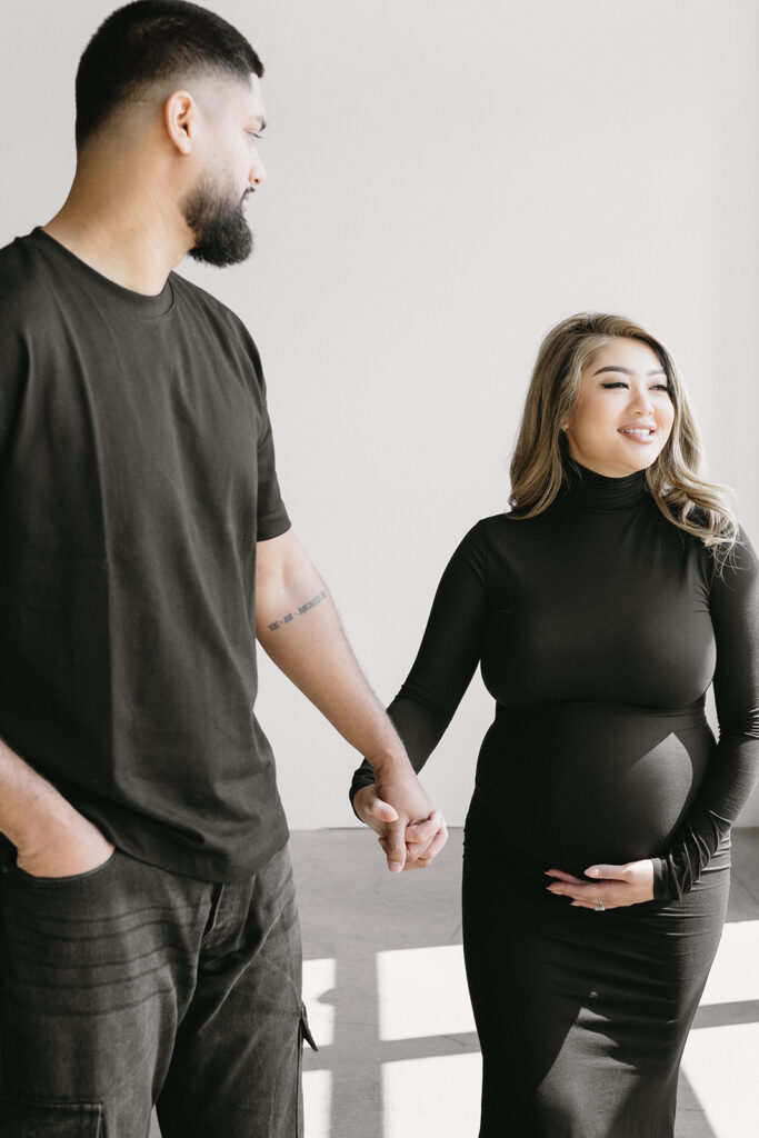 a timeless maternity photoshoot
