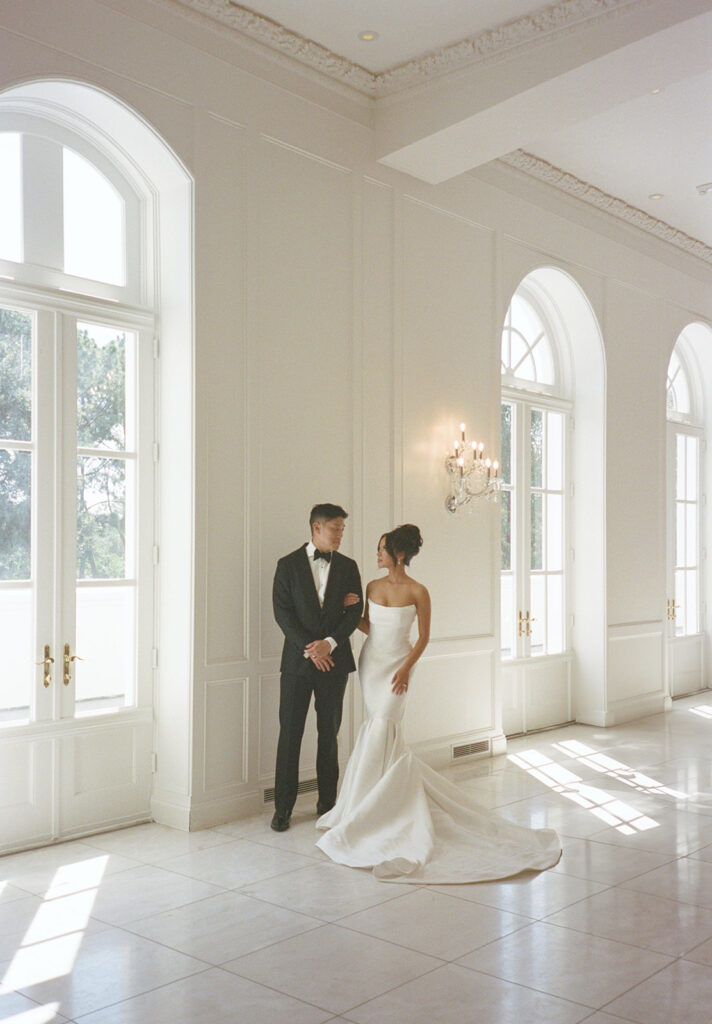 A luxurious and elegant wedding in Houston with timeless details and beautifully captured moments.
