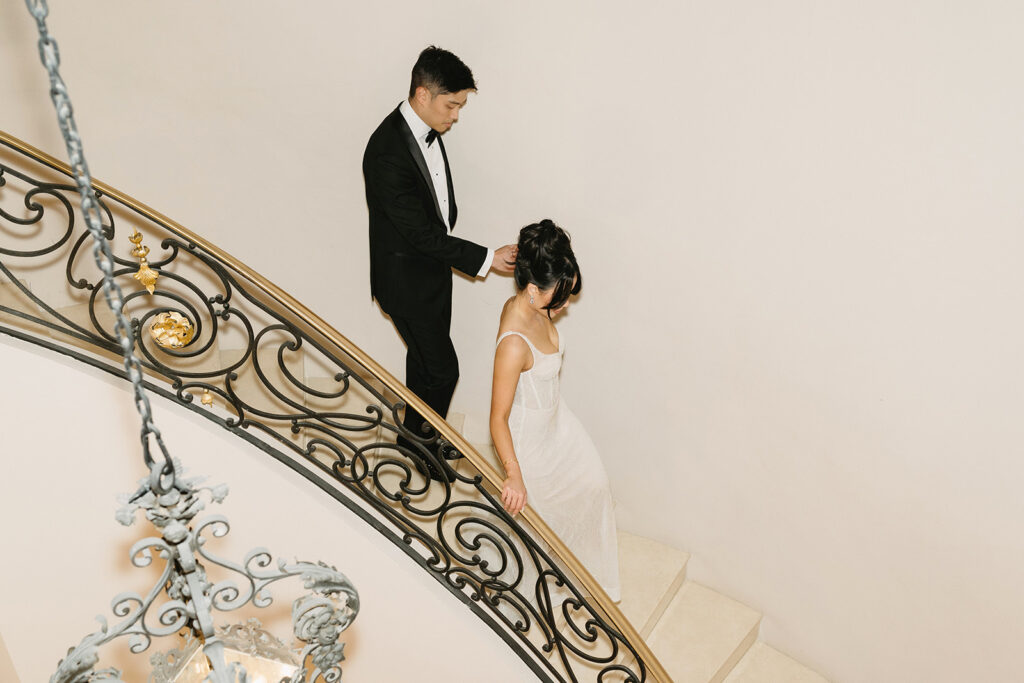 A sophisticated Houston wedding showcasing minimal yet stunning decor and classic wedding portraits.
