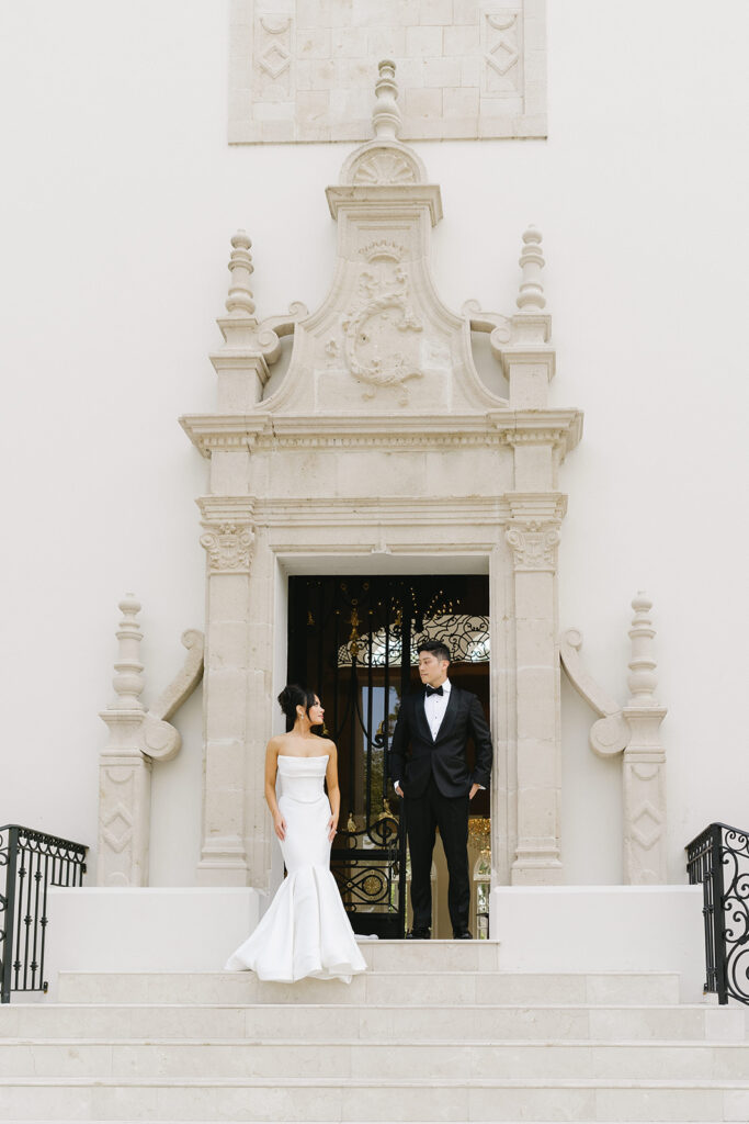 A beautifully designed Houston wedding with a luxury feel, featuring effortless details and timeless photography.
