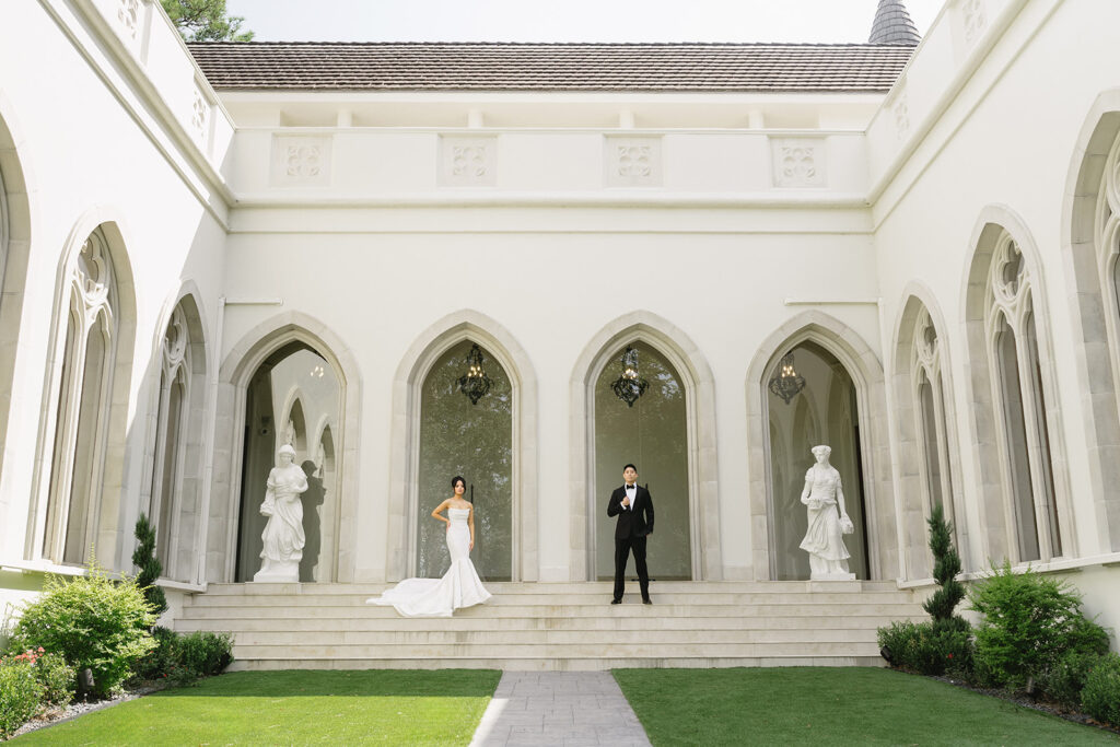 A beautifully designed Houston wedding with a luxury feel, featuring effortless details and timeless photography.
