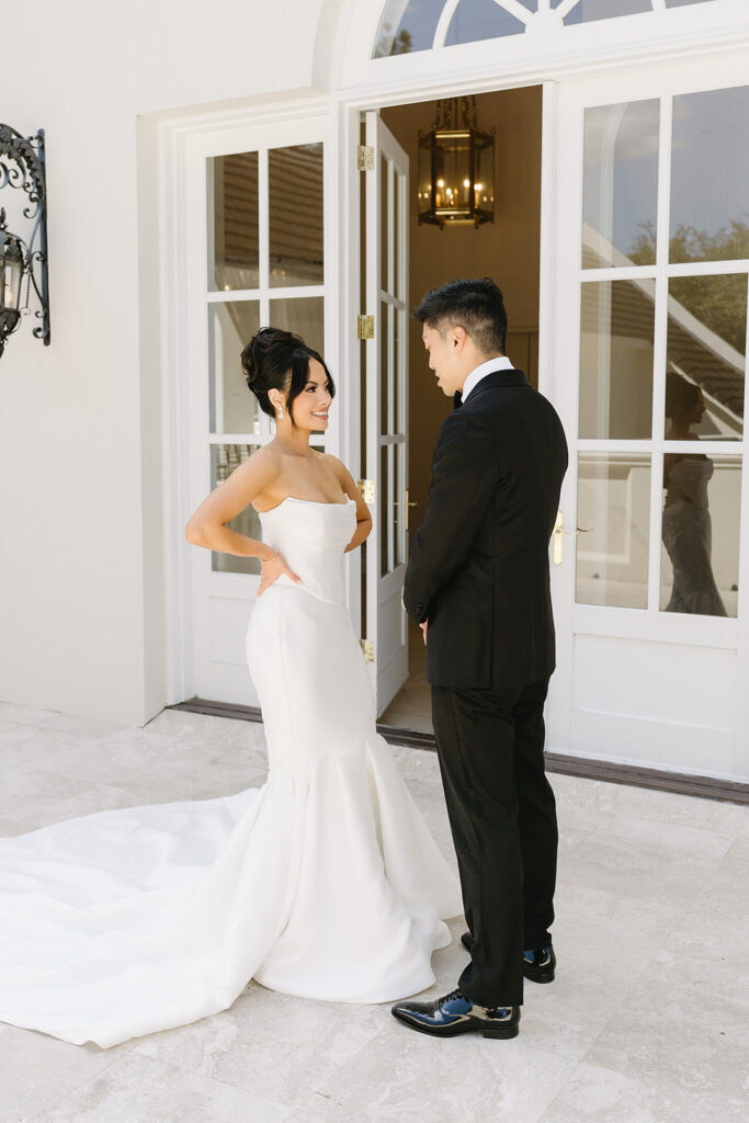 A stylish and high-end wedding in Houston, highlighting simple but elegant touches and stunning photos.
