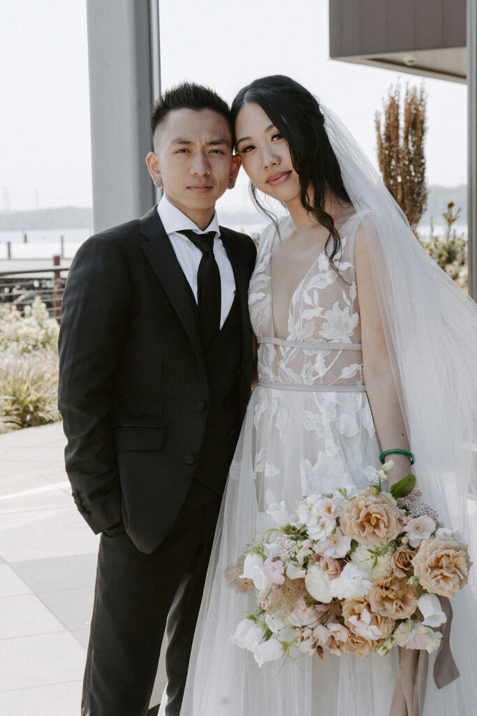 A romantic wedding day at Black Pearl On The Columbia