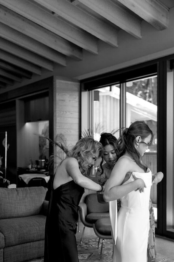 Bridal party getting ready for a amaterra winery wedding